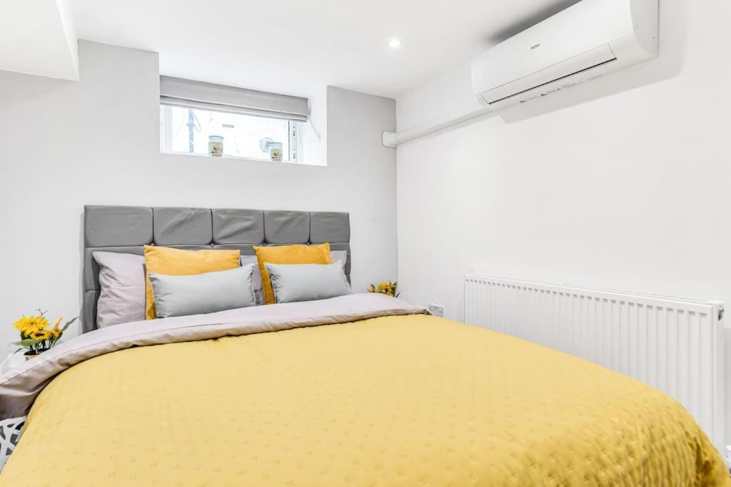 Luxstay Holland Park Apartment With Ac Лондон Экстерьер фото