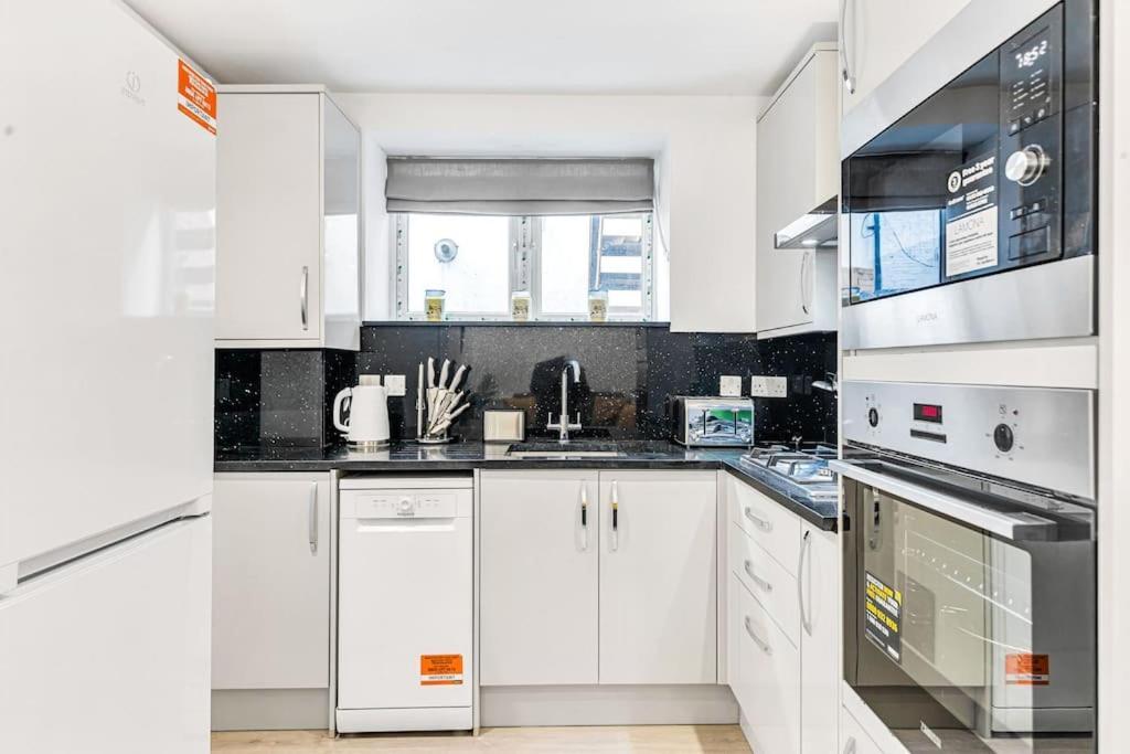 Luxstay Holland Park Apartment With Ac Лондон Экстерьер фото
