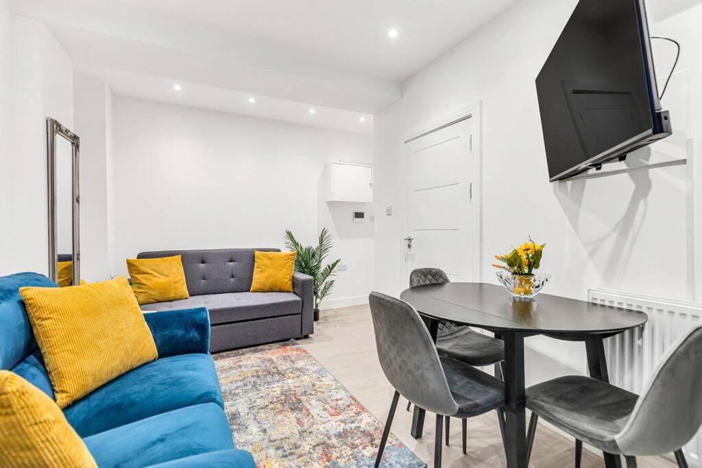 Luxstay Holland Park Apartment With Ac Лондон Экстерьер фото