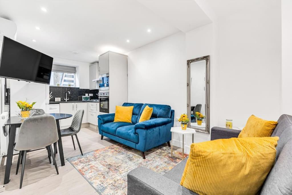 Luxstay Holland Park Apartment With Ac Лондон Экстерьер фото